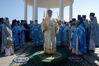 Митрополит Калужский и Боровский Климент совершил Божественную литургию в мужском монастыре Спасо-Нерукотворного Клыковской пустыни