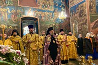 Епископ Александровский Иннокентий совершил Литургию в Успенском монастыре Александрова