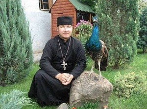 Из зоосада Свято-Духова монастыря Волгоградской епархии выпустили на волю соколов