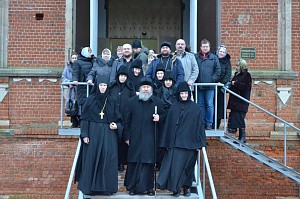 Епископ Максим совершил Литургию в Иоанно-Казанском монастыре Елецкой епархии