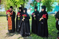 Сестры Иоанно-Кормянского монастыря Гомельской епархии приняли участие в митинге, посвященном годовщине Победы в Великой Отечественной войне