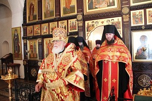 Митрополит Виктор отслужил Литургию в Новоторжском Борисоглебском монастыре в день его престольного праздника