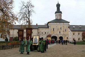 В Кирилло-Белозерском монастыре встретили икону прп. Ферапонта Белозерского с частицей мощей