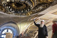 Митрополит Санкт-Петербургский Варсонофий ознакомился с ходом реставрации Свято-Троицкого собора Александро-Невской лавры