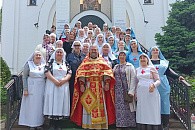 Краснодарский монастырь «Всецарица» посетили сестры милосердия из ростовского окружного военного госпиталя 