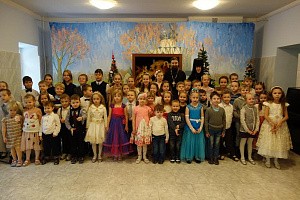 В Богородице-Рождественском монастыре прошел детский Рождественский праздник