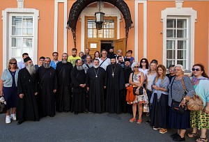 Представители Элладской Православной Церкви посетили Александро-Невскую лавру