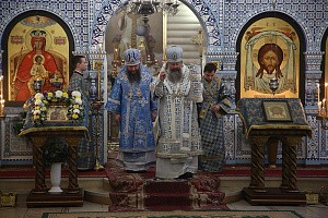 Митрополит Кирилл и епископ Евгений отслужили Литургию в монастыре на Ганиной Яме
