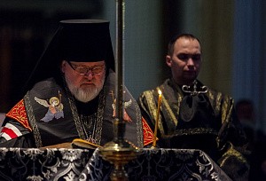 В понедельник 1-й седмицы Великого поста епископ Назарий отслужил в Александро-Невской лавре великое повечерие с чтением канона