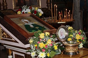 В Вознесенском монастыре г. Сызрани находится ковчег с частицей мощей блж. Матроны Московской 