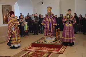 Епископ Максим отслужил Литургию в Иоанно-Казанском монастыре с. Сезеново Елецкой епархии