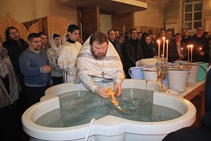 В Крестовоздвиженском монастыре встретили праздник Крещения Господня
