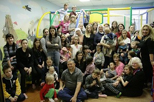 В приюте «Благодать» Новодевичьего монастыря г. Санкт-Петербурга отпраздновали День матери