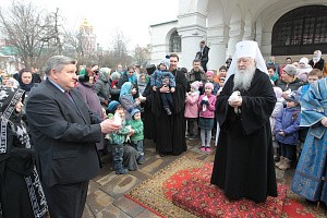 Митрополит Ювеналий возглавил празднование Благовещения в Новодевичьем монастыре Москвы