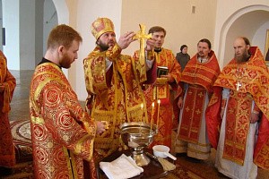 Епископ Феодор возглавил Литургию в Свято-Троицком Даниловом монастыре г. Переславля-Залесского