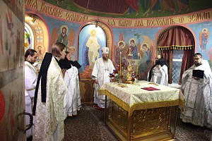 Епископ Евфимий отслужил Литургию в Свято-Успенском монастыре г. Липецка