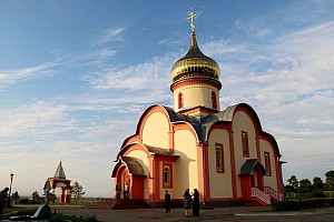 В г. Хабаровске открылась выставка к 15-летию Свято-Петропавловского монастыря