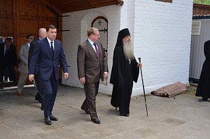 Председатель Императорского православного палестинского общества посетил монастырь во имя Свв. новомучеников и исповедников Церкви Русской в Алапаевске