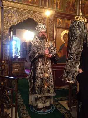 Епископ Алексий отслужил Литургию в Успенском Паисиево-Галичском монастыре г. Галича