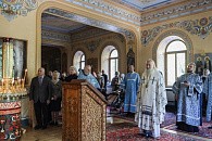Архиепископ Феогност возглавил Божественную литургию на Московском подворье Троице-Сергиевой лавры