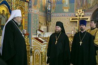 Митрополит Пантелеимон отслужил Литургию в Успенском монастыре г. Красноярска и поздравил его настоятеля с днем тезоименитства
