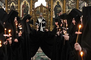 Митрополит Иосиф совершил во Введенском монастыре г. Иванова Литургию и постриги сестер в малую схиму и рясофор 