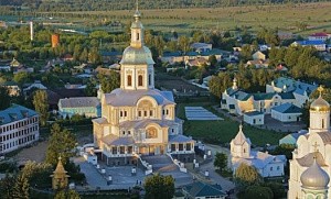 Митрополит Георгий возглавил Литургию в Серафимо-Дивеевском монастыре и провел совещание в обители