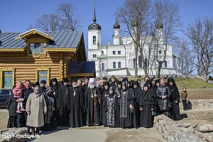 Митрополит Евсевий возглавил Литургию в Свято-Троицком Творожковском монастыре Псковской епархии
