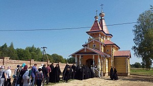 Открыт монастырь Успенская Феклина женская пустынь в с. Сенино Козельской епархии