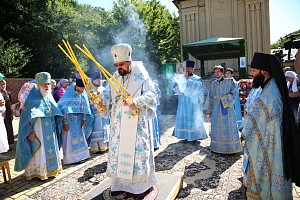 В монастыре Иконы Богоматери «Всех скорбящих Радость» Ставропольской митрополии состоялись юбилейные торжества в честь 145-летия Святого источника