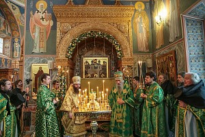 В день памяти прпп. Кирилла и Марии  в Покровском Хотькове монастыре состоялись архиерейские богослужения