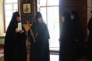 В Свято-Троицком Александро-Невском монастыре в с. Акатове отметили день тезоименитства его настоятельницы