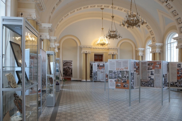 Стенды музея Александро-Невской Лавры