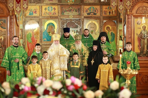 В Никольском монастыре города Ташкента в день памяти преподобного Амвросия Оптинского состоялось архиерейское богослужение