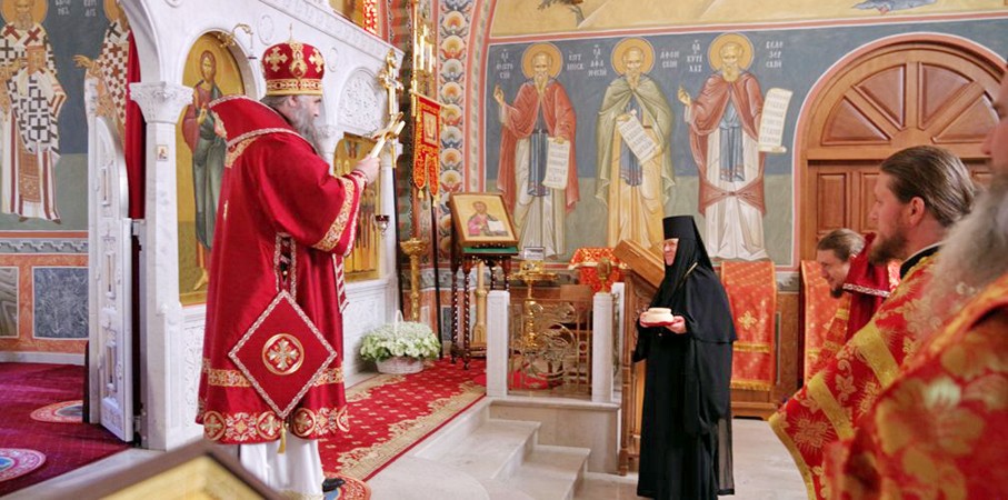 Митрополит Георгий совершил Божественную литургию на Патриаршем подворье Серафимо-Дивеевского женского монастыря в Москве