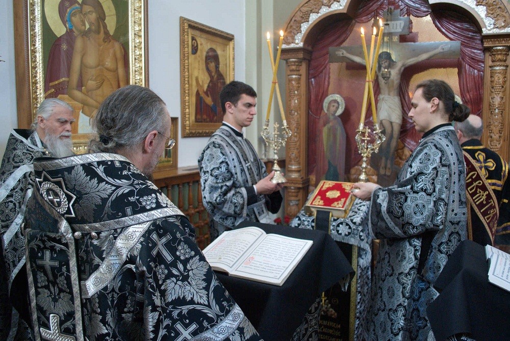 В канун понедельника 4-й седмицы Великого поста Патриарший экзарх совершил Пассию в Ляденском монастыре