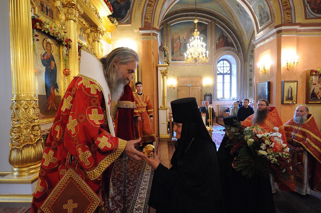 В день памяти св. блж. Матроны Московской архиепископ Феогност совершил Литургию в Покровском монастыре