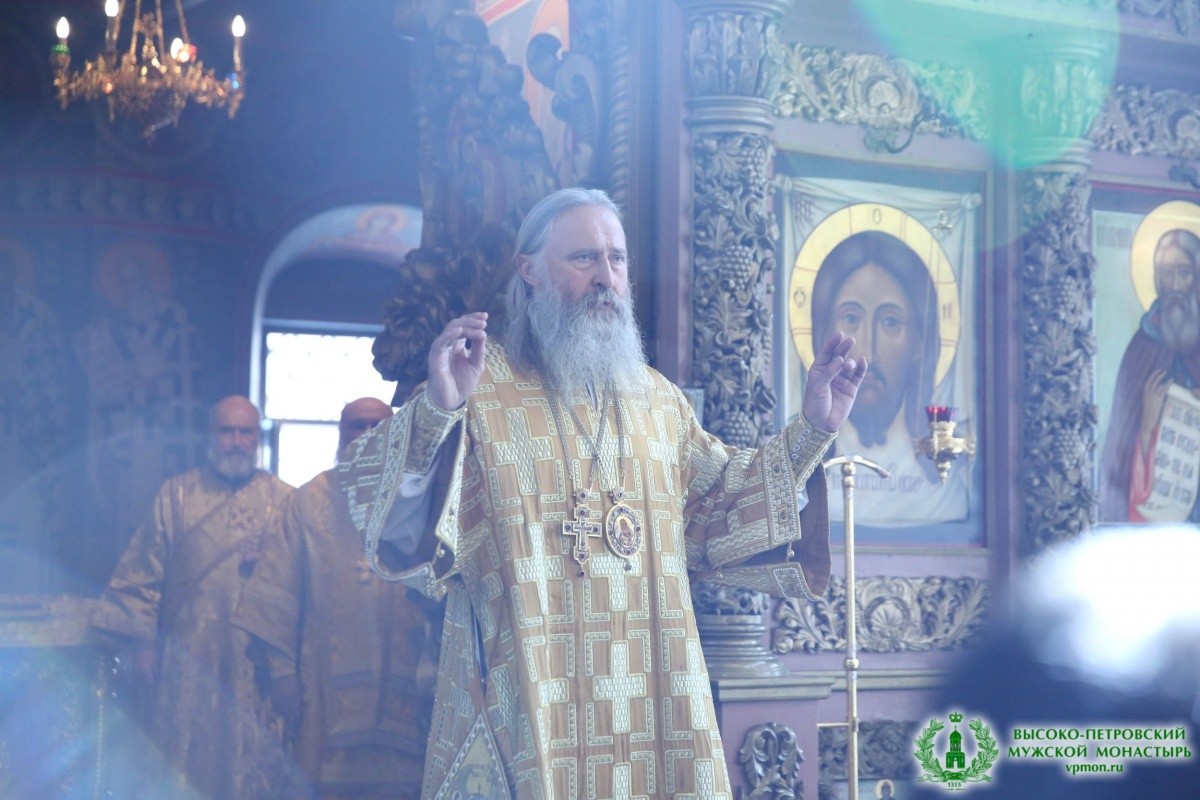 В Петров день архиепископ Феогност возглавил престольный праздник в Высоко-Петровском монастыре 