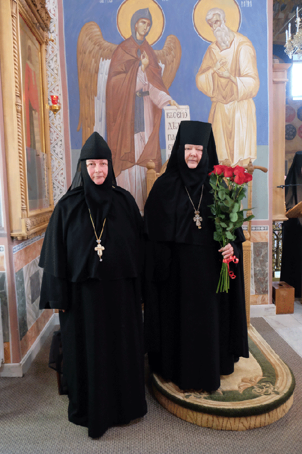 Настоятельницу Покровского Хотькова монастыря поздравили с днем рождения
