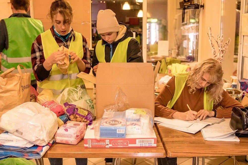 Гуманитарную помощь собрали на Санкт-Петербургском подворье Валаамского монастыря