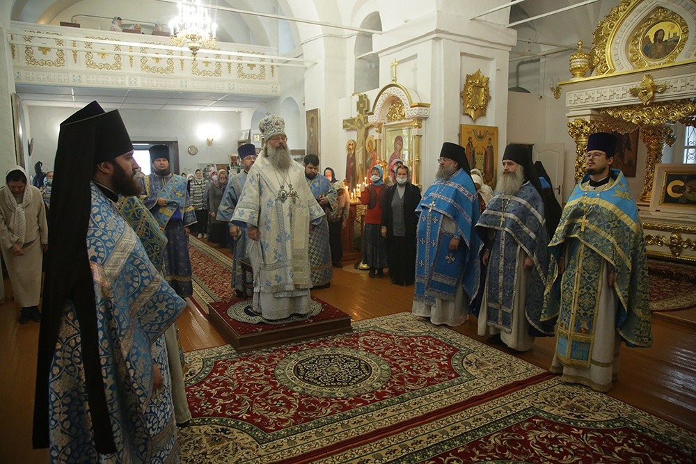 Митрополит Кирилл совершил Литургию в Свято-Покровском Верхотурском монастыре