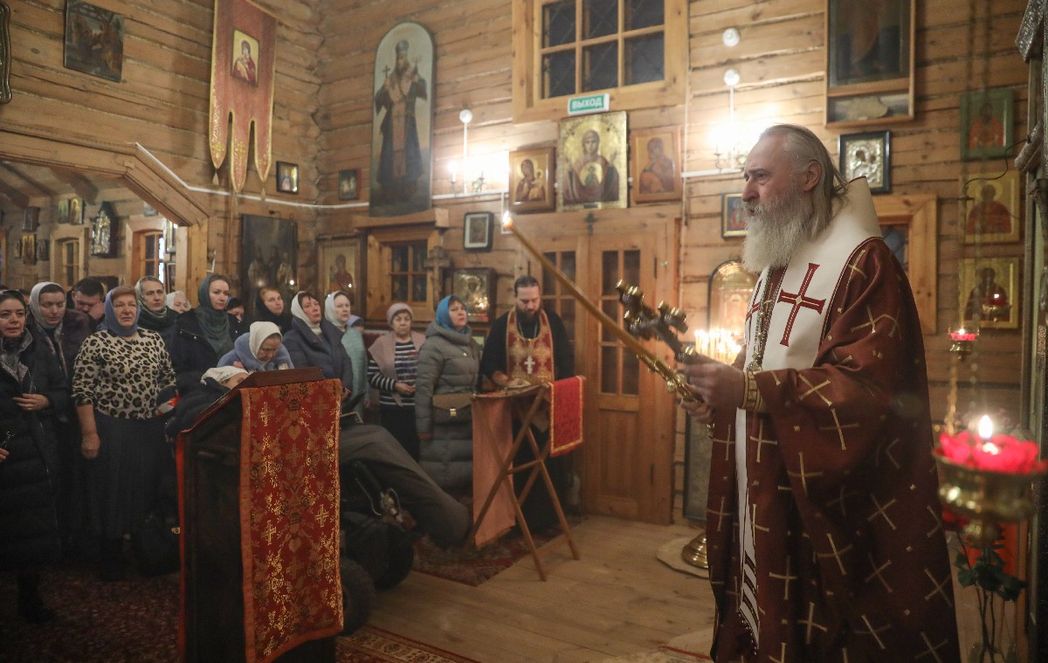 Председатель Синодального отдела по монастырям и монашеству совершил Литургию на Бутовском полигоне