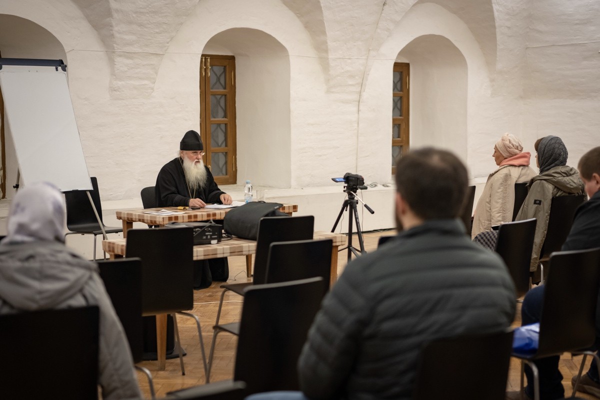 В Высоко-Петровском монастыре прошла встреча с игуменом Петром (Пиголем) на тему «Исихазм на Руси. Традиции в современном мире»