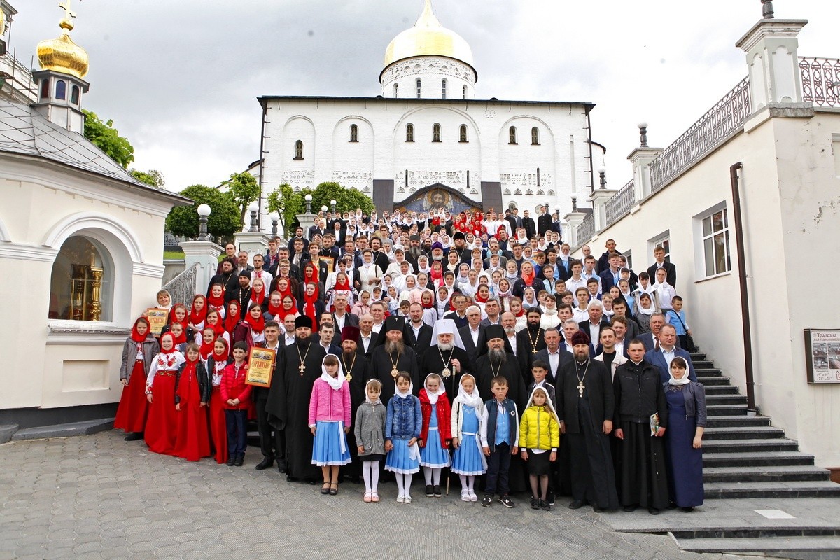 В Почаевской лавре состоялся IV Фестиваль пасхальных песнопений