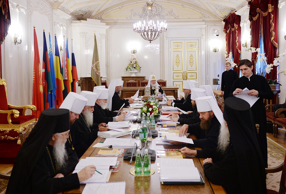 На очередном заседании Священного Синода Русской Православной Церкви в Санкт-Петербурге приняты решения об организации жизни монастырей и монашества