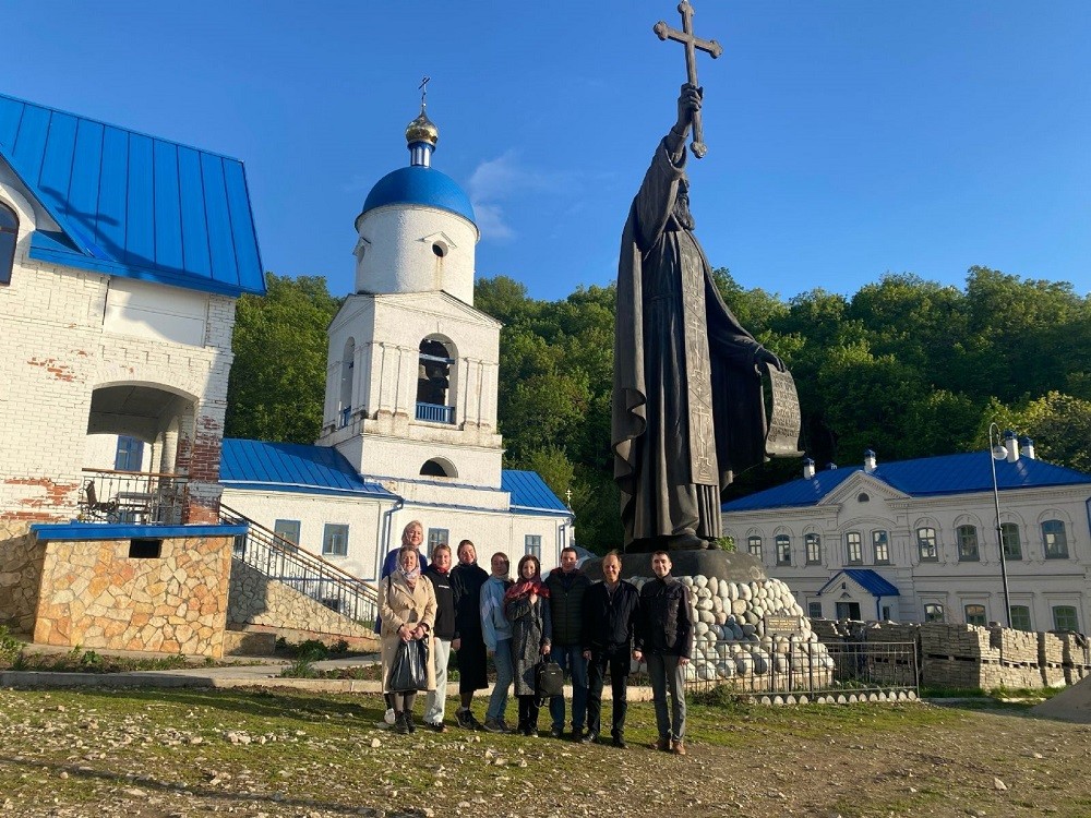 Православная молодежь Казани совершила трудовую поездку в Макарьевский мужской монастырь