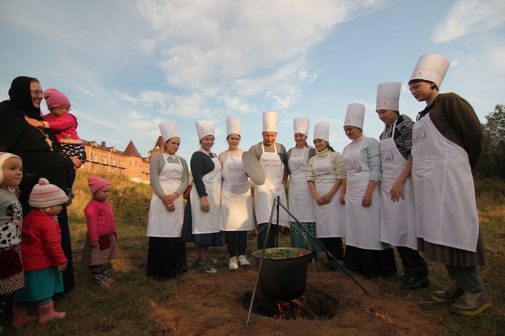 В Николо-Сольбинском монастыре состоялся кулинарный мастер-класс