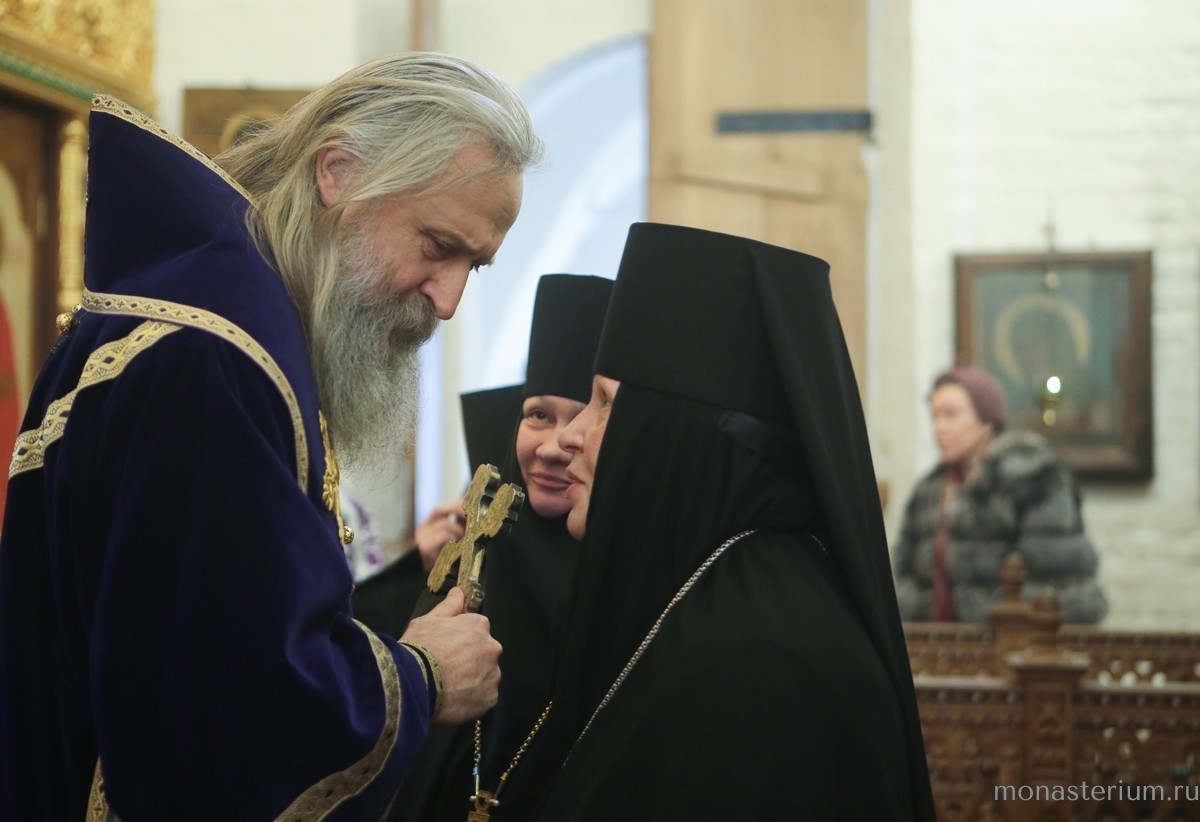 Архиепископ Феогност отслужил  Литургию в Богородице-Рождественском монастыре в день тезоименитства игумении Викторины и передал ей Патриаршее поздравление