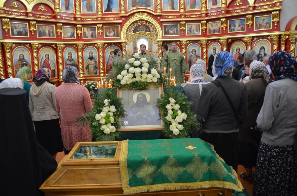 В Свято-Димитриевском Троекуровском монастыре Елецкой епархии отметили 20-летие обретения мощей основателя обители