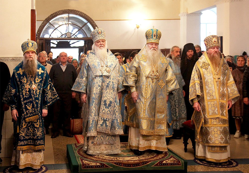 В день престольного праздника в Рождество-Богородицком мужском монастыре Задонска состоялось архиерейское богослужение